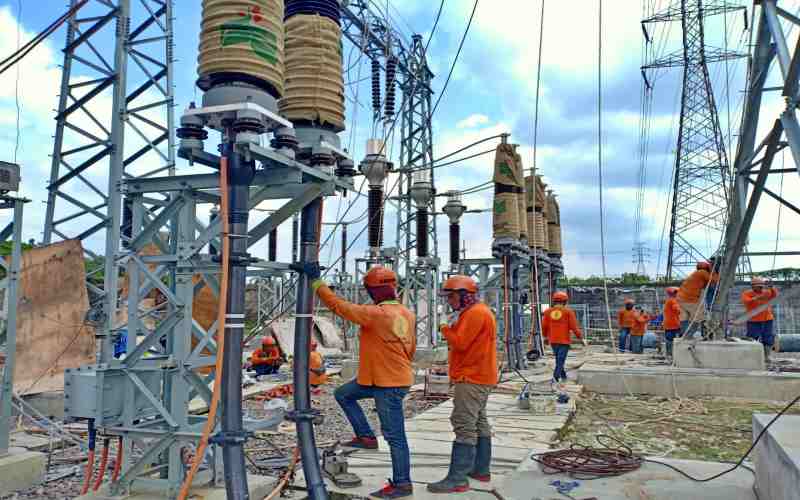  PLN Tingkatkan Keandalan Pasokan Listrik Surabaya di SUTT Gunungsari 