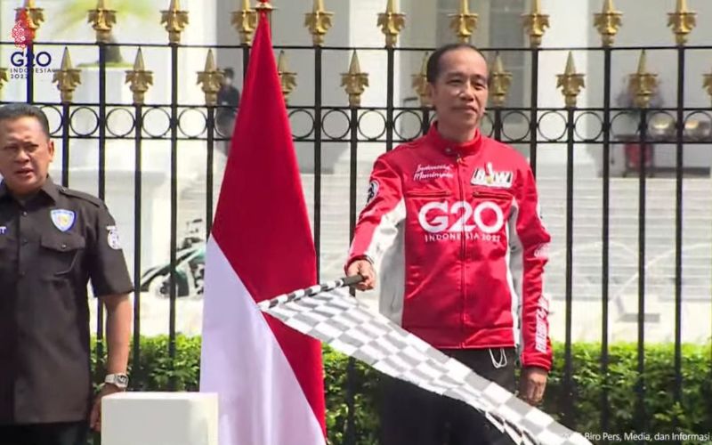  Detik-Detik Jokowi Lepas Iring-iringan Pembalap MotoGP dari Istana Negara