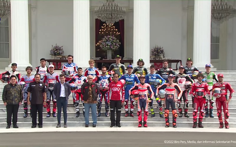 Presiden Jokowi Terima Pebalap di Istana Merdeka