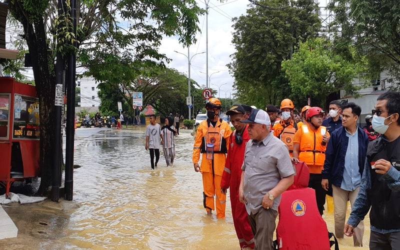  Tinjau Banjir di Balikpapan, Gubernur Kaltim: Salahkan Saya Saja, Jangan Orang Lain