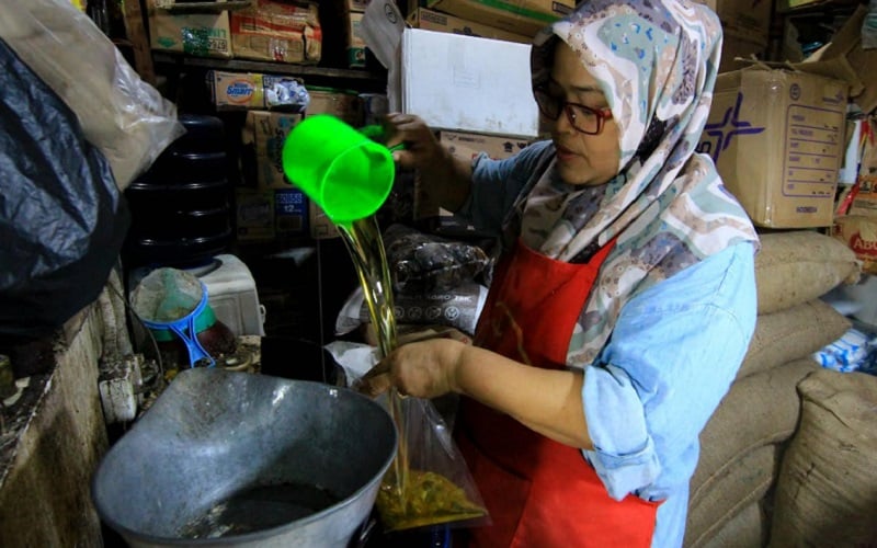  Jelang Ramadan, Permintaan Minyak Goreng di Riau Tinggi