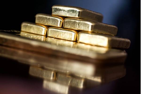  Dolar AS Melemah, Harga Emas Akhiri Pelemahan Tiga Hari Berturut-turut