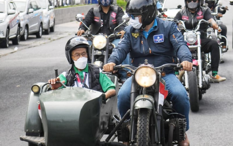  MotoGP Mandalika, Ridwan Kamil Bonceng Legenda Balap Keliling Mataram