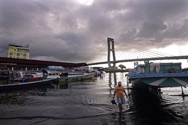  Cuaca Jakarta 21 Maret 2022, Hujan Disertai Kilat di Jaksel dan Jaktim