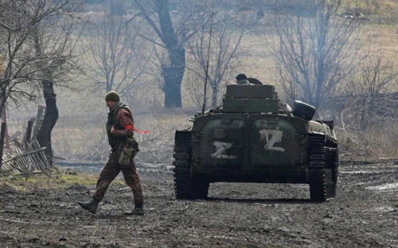  Pasukan Terjun Payung Rusia Sita Tank hingga Amunisi Ukraina