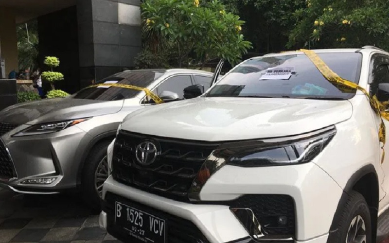  Lexus RX300 hingga Apartemen Jadi Barang Bukti Investasi Bodong Robot Trading Fahrenheit