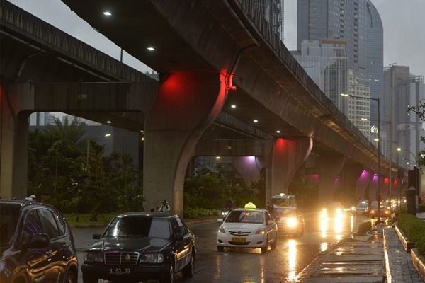  Cuaca Jakarta 25 Maret 2022, Hujan Disertai Kilat dan Angin Kencang