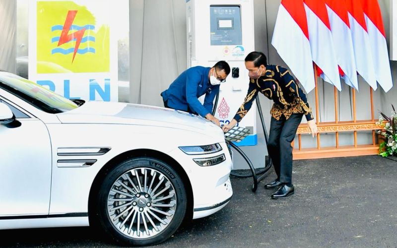  Pertama di Indonesia, Jokowi Resmikan SPKLU Ultra Fast Charging