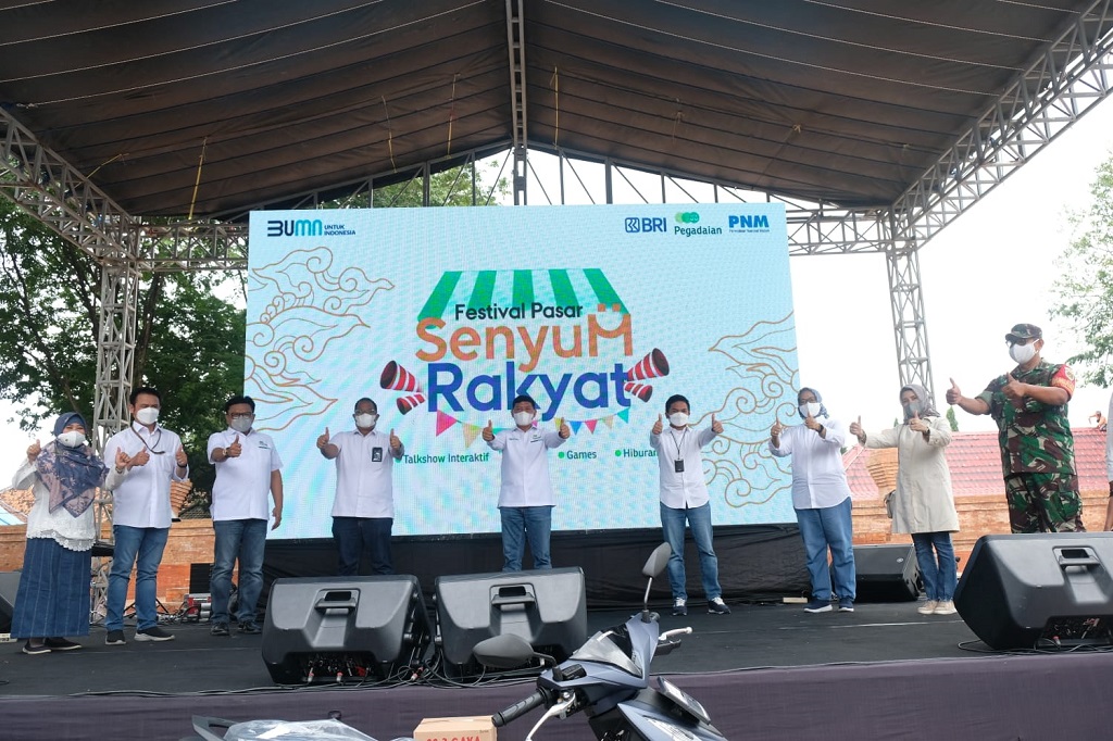  PNM #BangkitSenyumBersama Wujudkan Sinergi Holding Ultra Mikro melalui Festival Pasar Senyum Rakyat