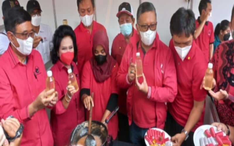  PDIP Gelar Demo Masak Tanpa Minyak Goreng