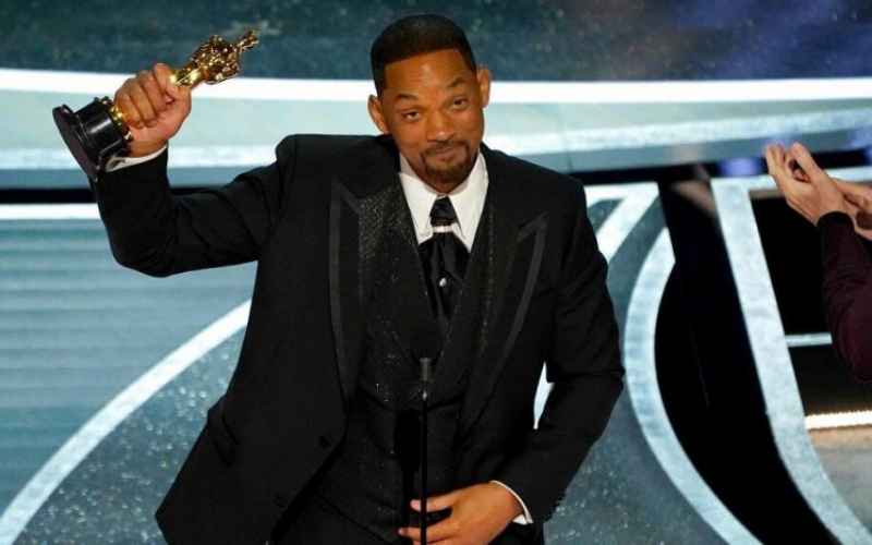  The Academy Bakal Usut Insiden Will Smith Tampar Chris Rock saat Oscar