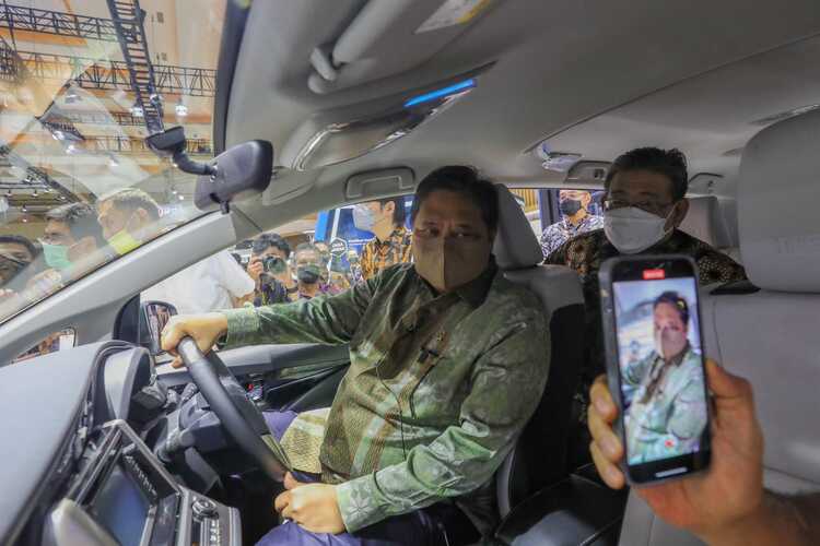  Toyota Perkenalkan Kijang Innova Elektrik