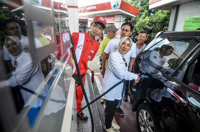  HARGA PERTAMAX NAIK : Pertamina Mengeklaim Harga Masih Terjangkau