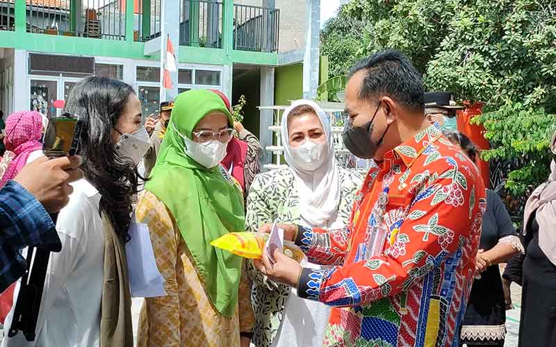  Tim Penggerak PKK Jakarta Pusat dan PUSKOWAPI DKI Jakarta Dukung Program Sembako Murah SAHARA