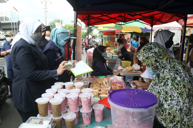  BPOM Lakukan Uji Laboratorium Makanan Takjil