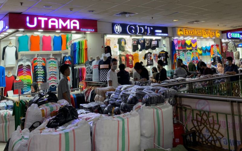  Pedagang Pasar Tanah Abang Belum Rasakan \'Berkah\' Ramadan