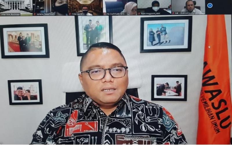 Koordinator Hukum, Humas, dan Datin Bawaslu Fritz Edward Siregar saat menjadi pembicara dalam webinar yang digelar oleh Mahkamah Konstitusi di Jakarta, Selasa (8/12/2020)/Bawaslu
