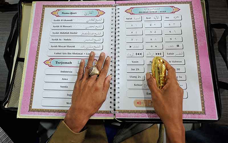  Penyandang Disabilitas Membaca Al Quran Huruf Braille Digital di Jambi