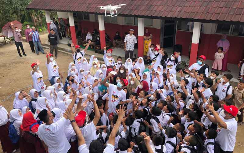  IFG Berikan Bantuan Sarana Pendidikan Kepada SDN 01 Malasari di Desa Nanggung