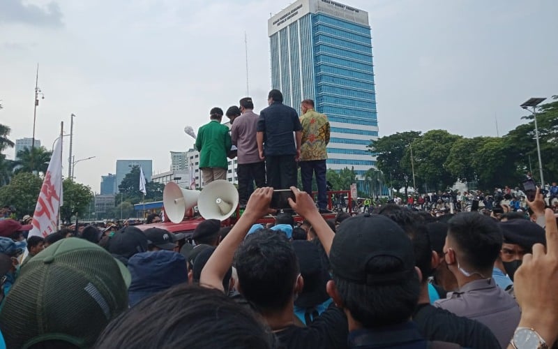  DEMO BEM SI 11 April 2022: Mahasiswa Bubar Usai Wakil Ketua DPR Temui Pengunjukrasa  