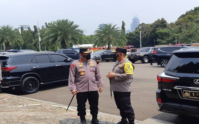  Kapolda Metro Jaya Sebut 6 Anggota Polisi Terluka saat Evakuasi Dosen UI Ade Armando