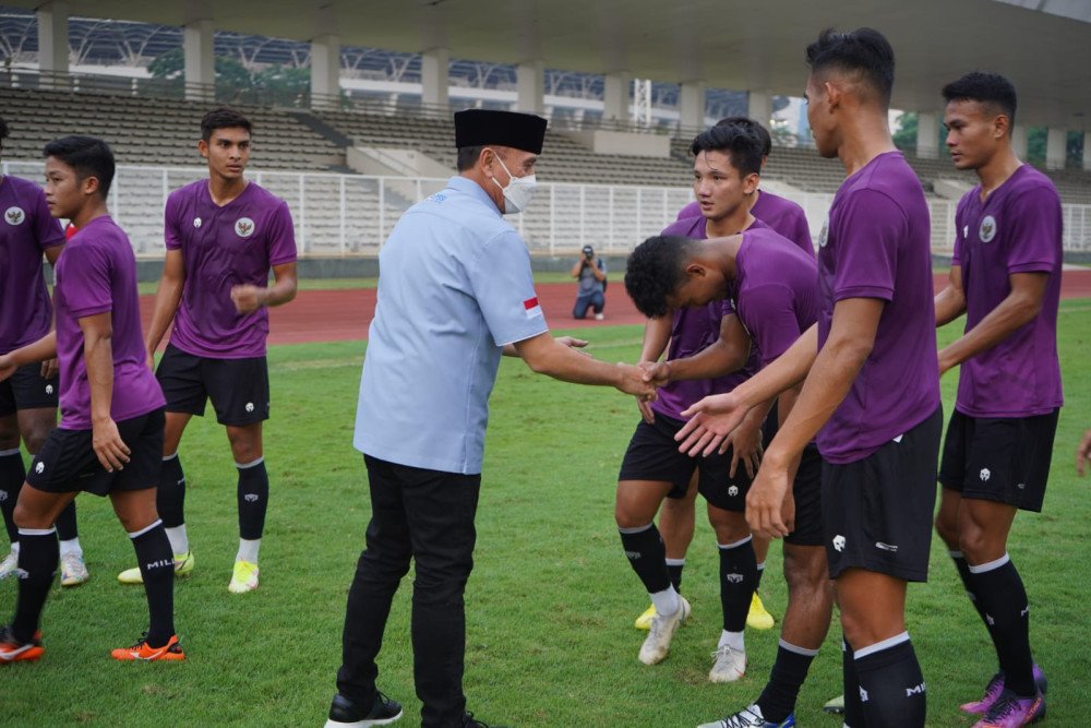  Kunjungi TC Timnas U-23 Indonesia, Ketum PSSI Ingatkan Target Medali Emas SEA Games 2021