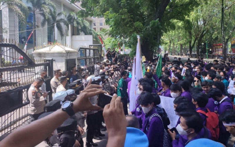  Gelombang Mahasiswa Sambangi DPRD Sumut, Tolak Perpanjangan Masa Jabatan Presiden