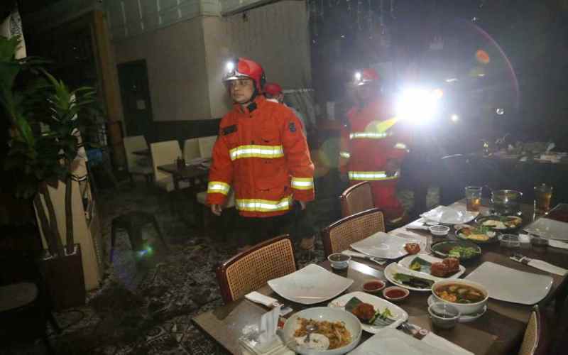  Tunjungan Plaza Kebakaran, Pemkot Surabaya Kerahkan 3 Bronto Skylift & 28 Unit Mobil Pemadam