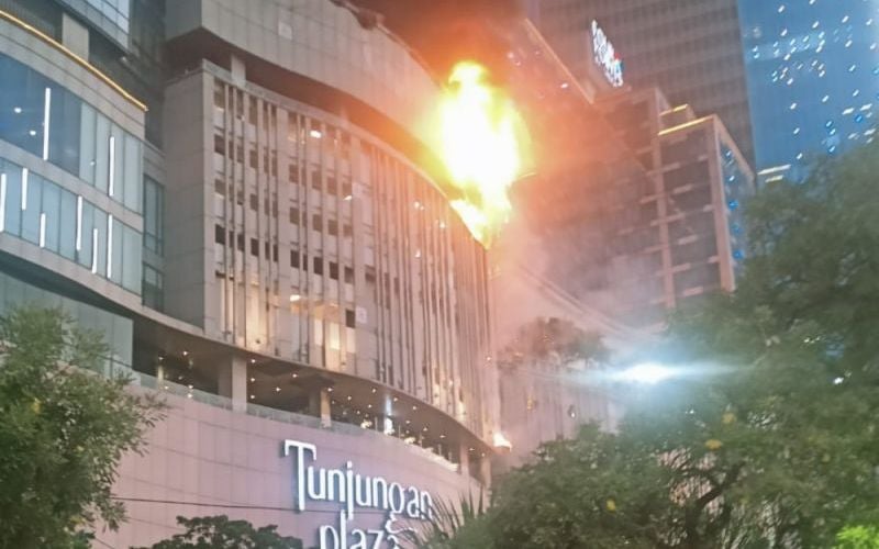  Polri Terjunkan Inafis Selidiki Penyebab Kebakaran Tunjungan Plaza 