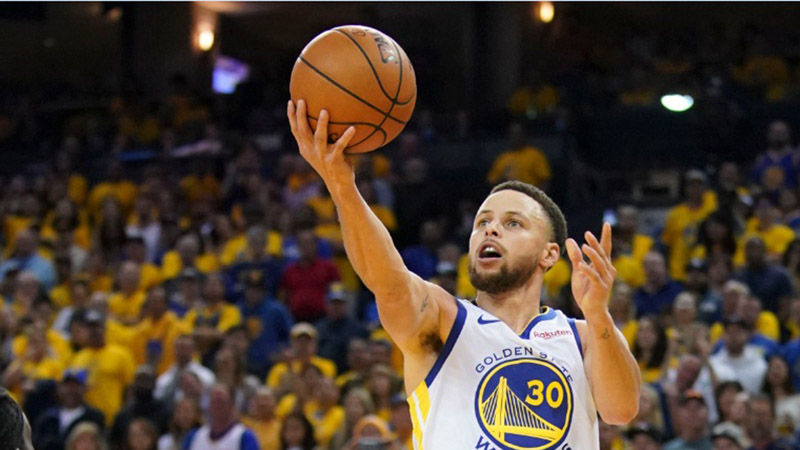  Sembuh dari Cedera, Stephen Curry Belum Pasti Main Lawan Nuggets