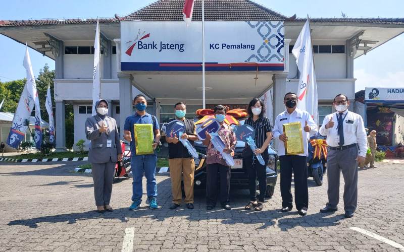  Nasabah Bank Jateng di Pemalang Terima Hadiah Xpander Hingga Nmax