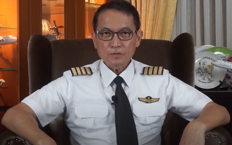  Viral Tangis Kapten Hanafi, Akhir dari Pengabdian Pilot Selama 42 Tahun