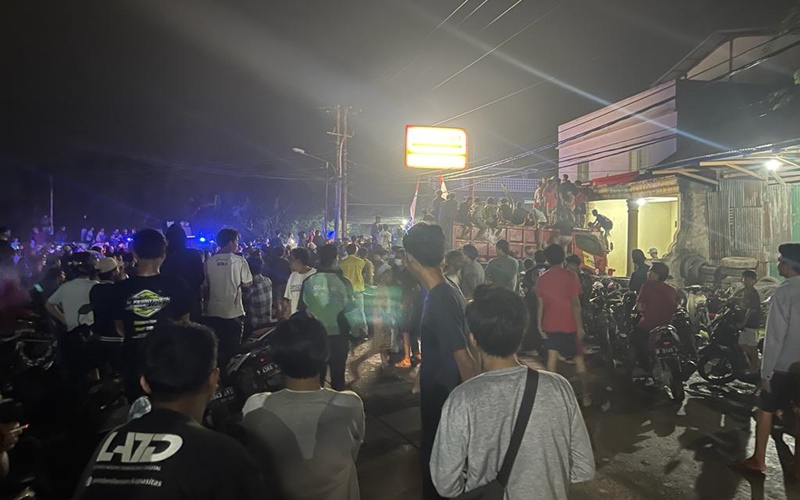 Suasana di Alfamart Pertigaan Cipet Kabupaten Tangerang/Bisnis-Ayub