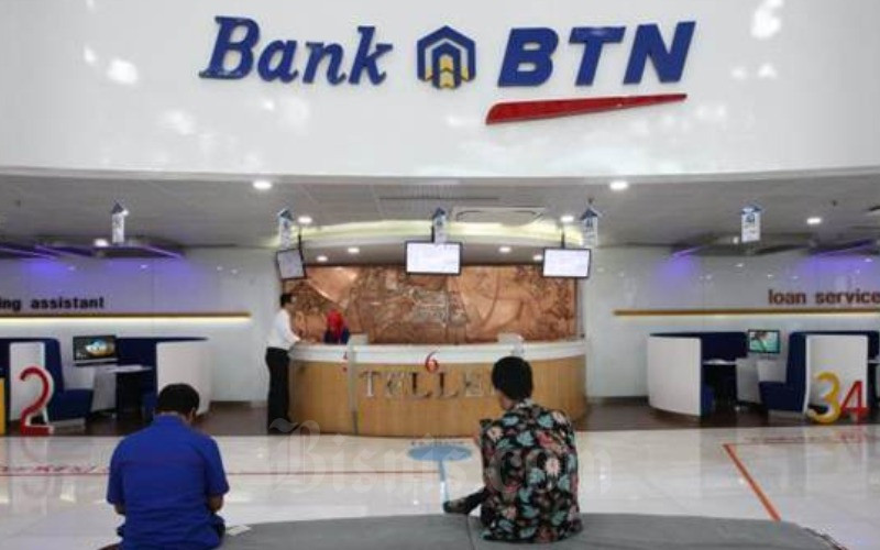 Suasana layanan di kantor PT Bank Tabungan Negara Tbk di Jakarta, Senin (8/1)./JIBI-Dedi Gunawan