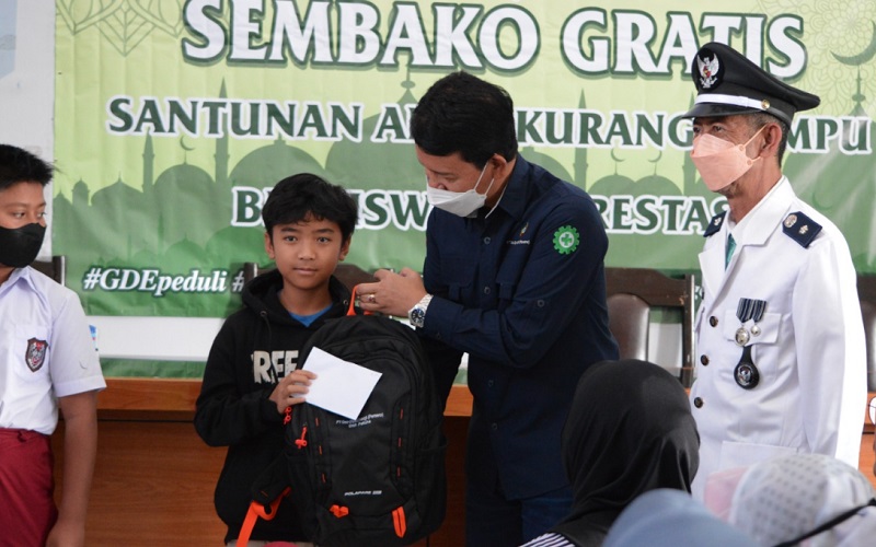 Geo Dipa Bagikan Bantuan pada Ribuan Siswa di Wilayah Kerja PLTP Patuha