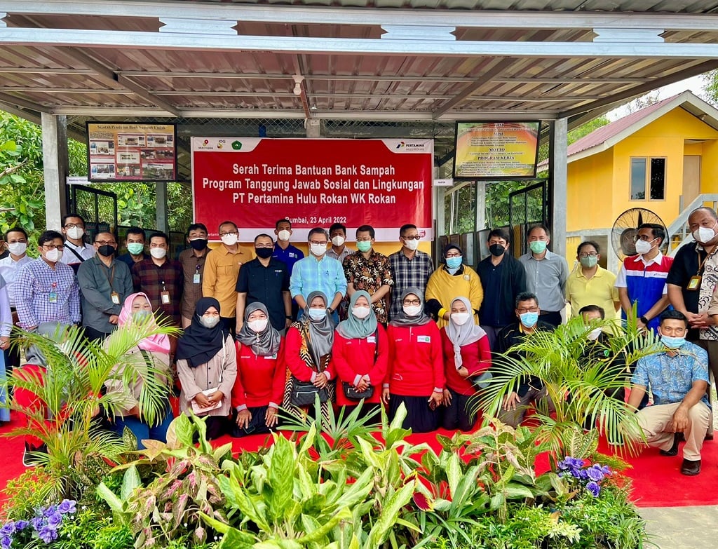  Peringati Hari Bumi, PHR Serahkan Bantuan Operasional ke Bank Sampah Binaan