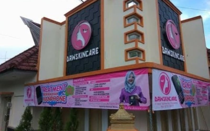  Bagikan Sembako Serentak, DRW Skincare Pecahkan Rekor MURI 