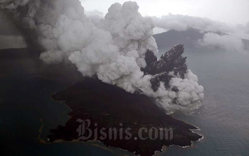 Jangan Dekat-dekat! Gunung Anak Krakatau Masih Berbahaya