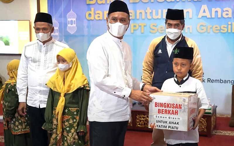  PT Semen Indonesia (Persero) Tbk. Selama Bulan Ramadan Telah Menyalurkan Rp7,62 Miliar