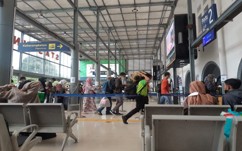  20.500 Pemudik Berangkat dari Stasiun Pasar Senen