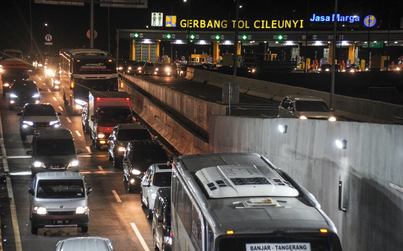  Arus Lalu Lintas di Gerbang Tol Kalikangkung Meningkat 36,5 Persen