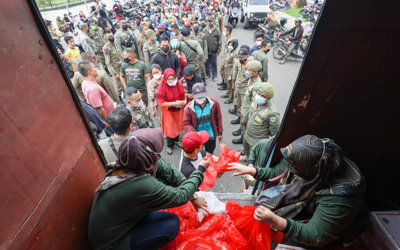  H-2 Lebaran: Operasi Pasar Bulog di Jambi, Daging Kerbau Dijual Murah!