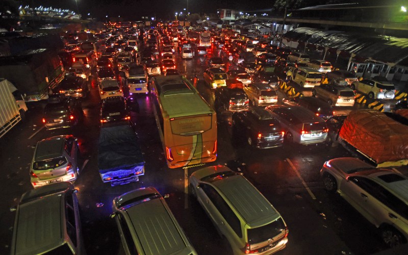 Deretan Foto Kemacetan Arus Mudik Jelang Lebaran 2022