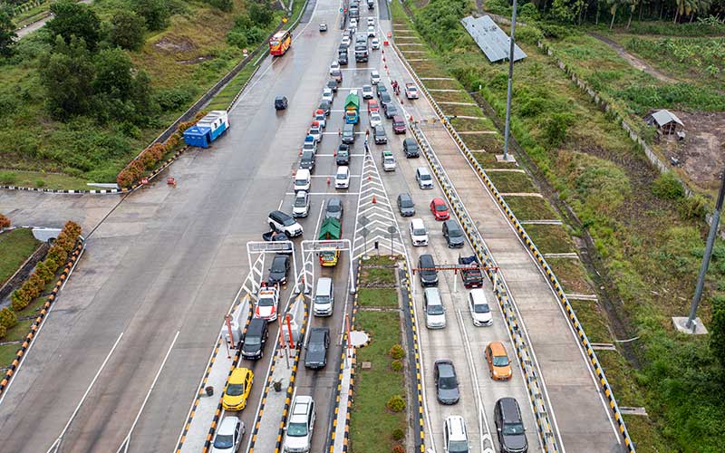  H-1 Lebaran, Jalan Tol Trans Sumatra (JTTS) Bakauheni-Palembang Dipadati Pemudik