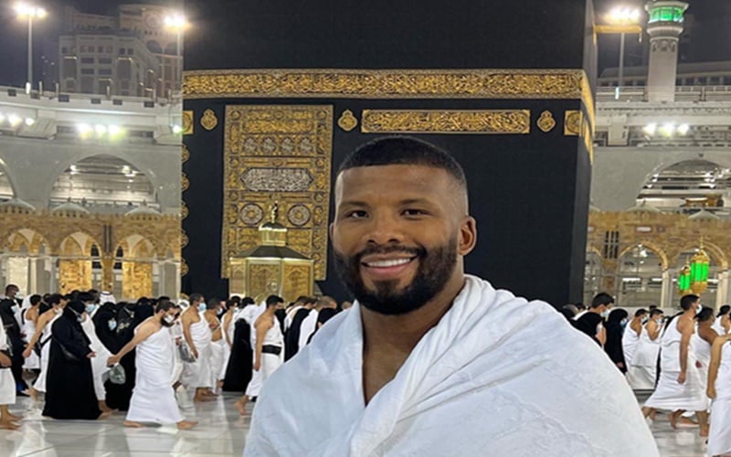  Petinju Dunia Badou Jack Bagikan Momen Umrah di Bulan Ramadan