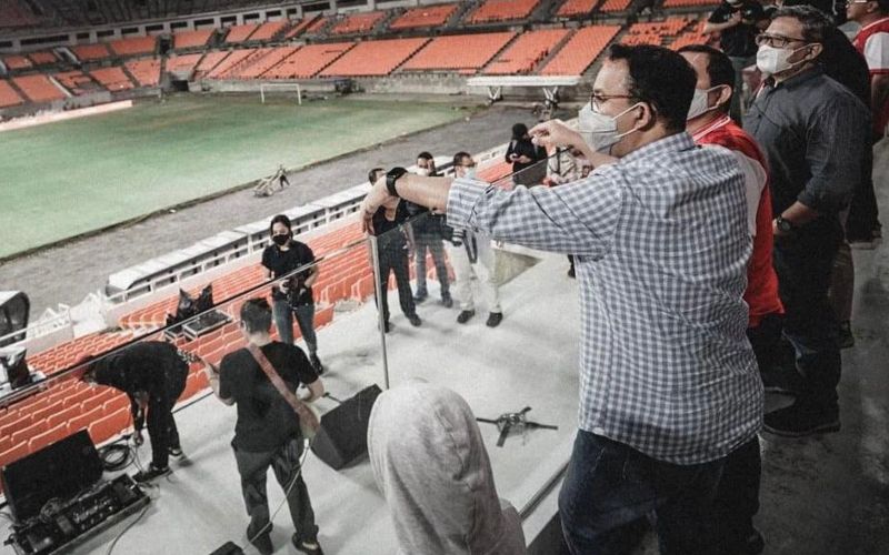 Anies dan Ketua MUI Lakukan Salat Id di Stadion Baru Jakarta (JIS)