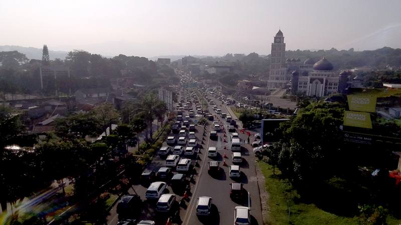  Polres Bogor Uji Coba Pembatasan Kendaraan Besar Ke Puncak 