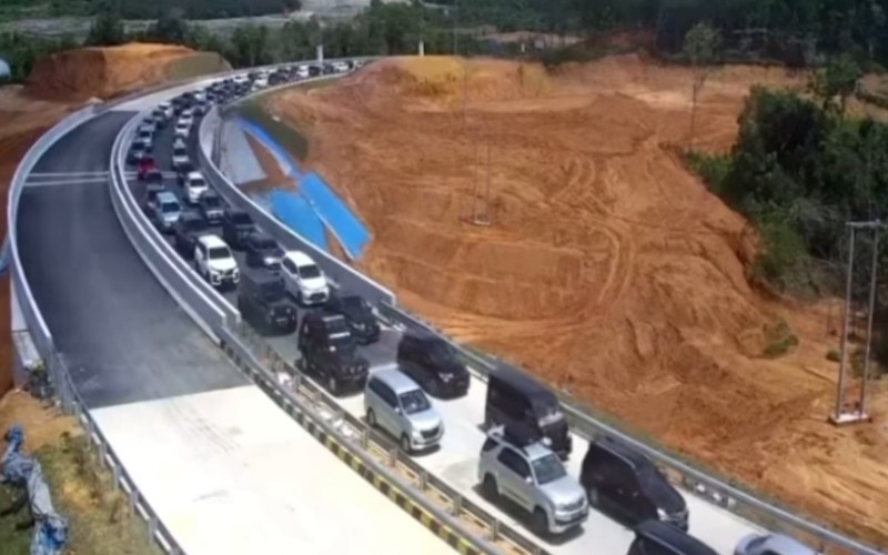  Ramai Pemudik, Hutama Karya Sempat Tutup Tol Pekanbaru-Bangkinang Selama 1 Jam
