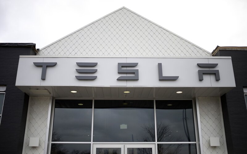  Tesla Tarik Kembali 14.684 Mobil di China, Ini Alasannya