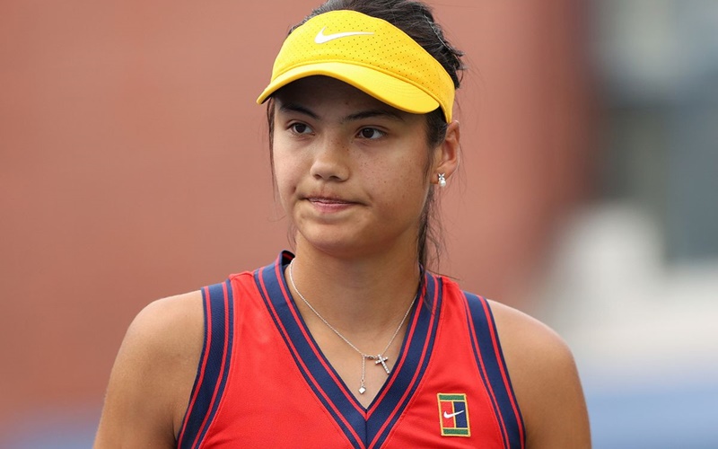  Petenis Cantik Raducanu Tersingkir di babak 16 Besar Madrid Open